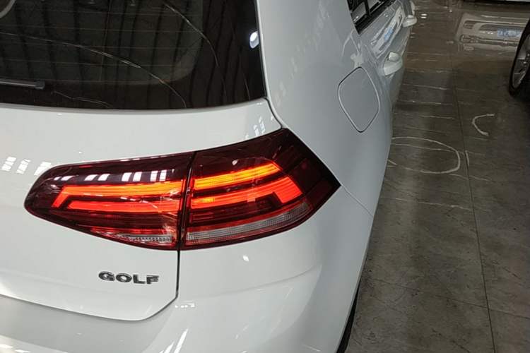 Used Volkswagen Golf 2018 1.6L Automatic Comfort Model Right Rear Taillight