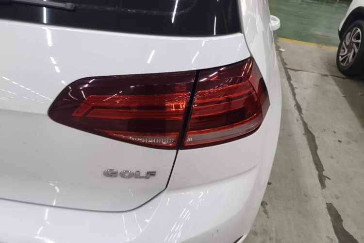 Used Volkswagen Golf 2018 1.6L Automatic Comfort Model Right Rear Taillight