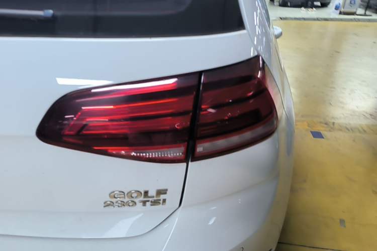 Used Volkswagen Golf 2018 230TSI Automatic Comfort Model Right Rear Taillight