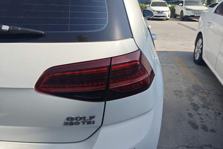 Used Volkswagen Golf 2018 230TSI Automatic Luxury Version Right Rear Taillight