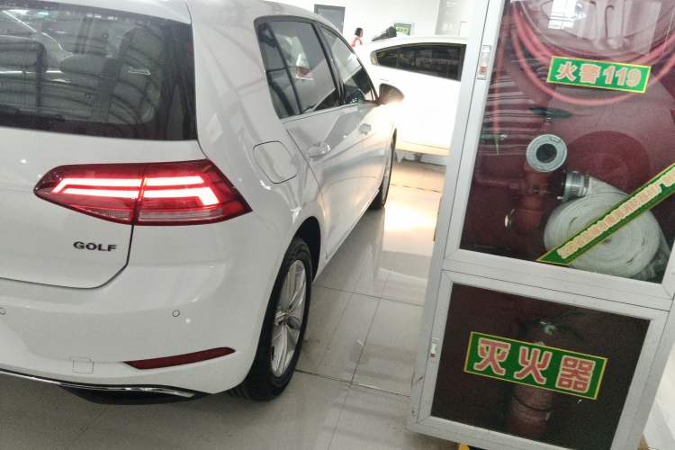 Used Volkswagen Golf 2018 1.6L Automatic Comfort Model Right Rear Taillight