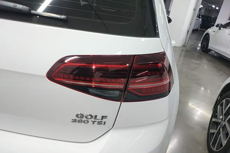 Used Volkswagen Golf 2018 280TSI Automatic R-Line Model Right Rear Taillight