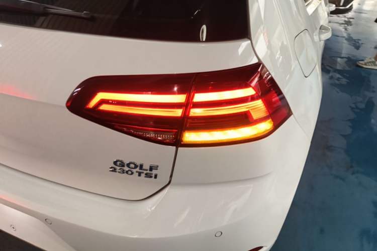 Used Volkswagen Golf 2018 230TSI Automatic Comfort Model Right Rear Taillight