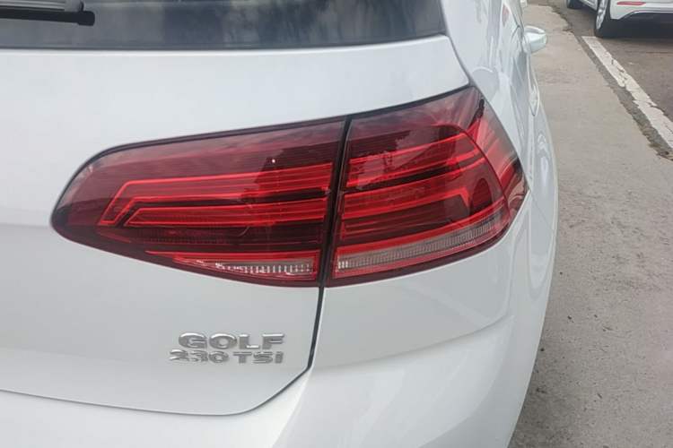Used Volkswagen Golf 2018 230TSI Automatic Comfort Model Right Rear Taillight