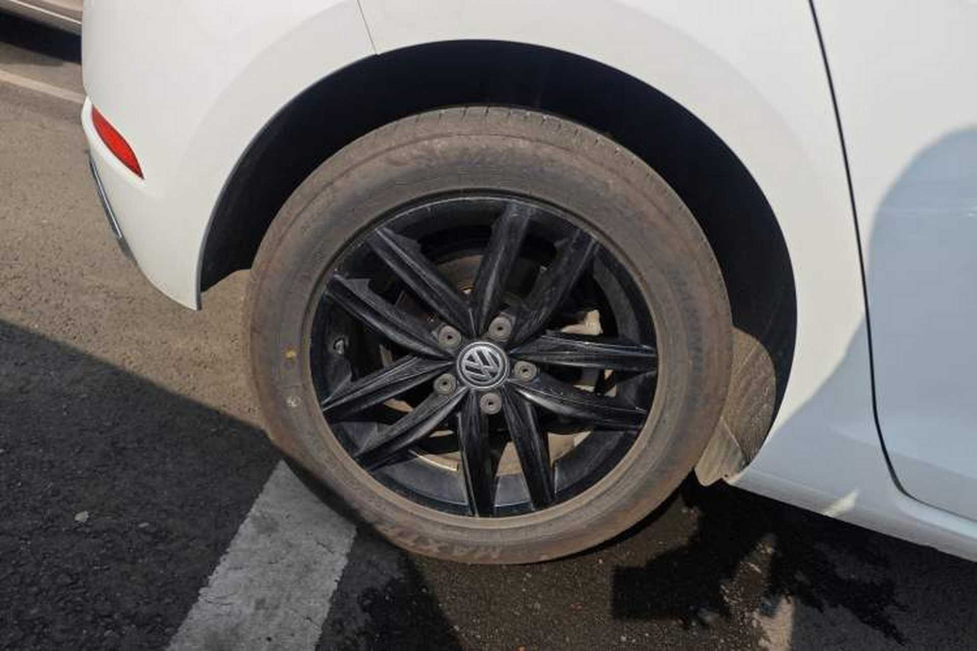 Used Volkswagen Golf 2018 230TSI Automatic Comfort Model Right Rear Wheel Hub