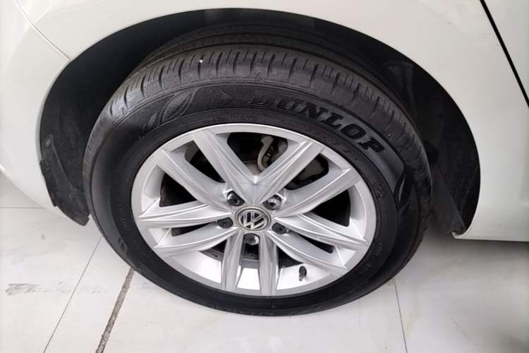 Used Volkswagen Golf 2018 1.6L Automatic Comfort Model Right Rear Wheel Hub