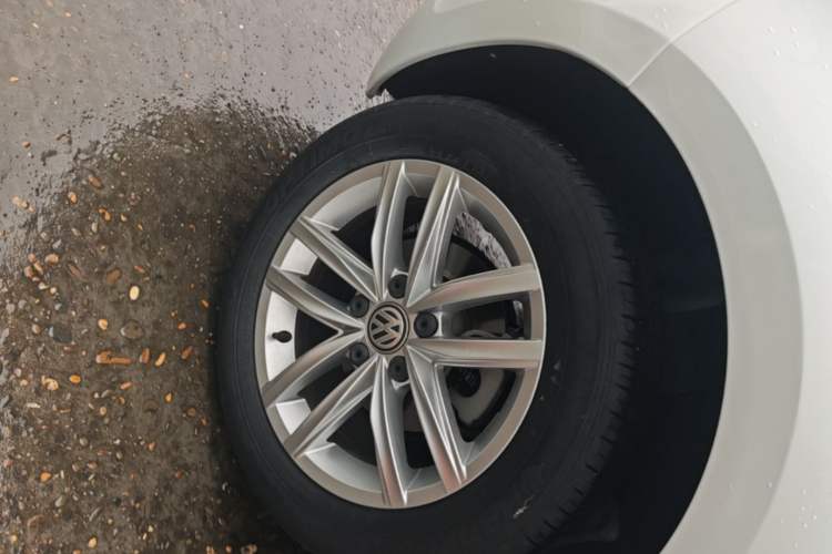 Used Volkswagen Golf 2018 1.6L Automatic Comfort Model Right Rear Wheel Hub