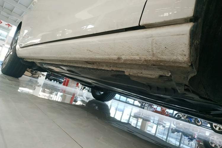 Used Volkswagen Golf 2018 230TSI Automatic Luxury Version Right Side Sill