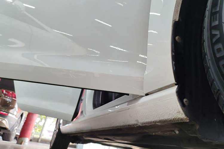 Used Volkswagen Golf 2018 230TSI Automatic Comfort Model Right Side Sill