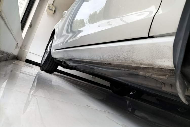 Used Volkswagen Golf 2018 1.6L Automatic Comfort Model Right Side Sill
