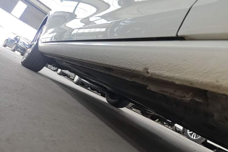 Used Volkswagen Golf 2018 230TSI Automatic Luxury Version Right Side Sill