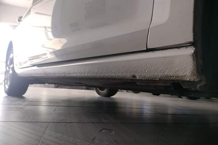 Used Volkswagen Golf 2018 230TSI Automatic Comfort Model Right Side Sill