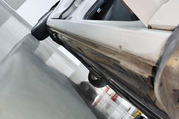 Used Volkswagen Golf 2018 1.6L Automatic Comfort Model Right Side Sill