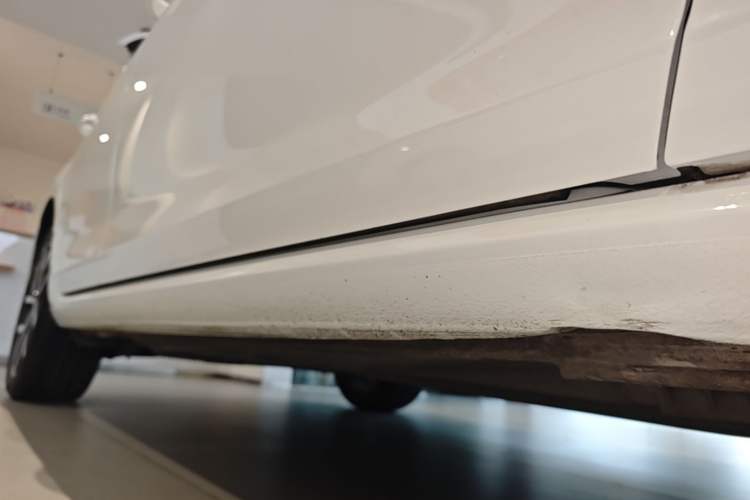 Used Volkswagen Golf 2018 230TSI Automatic Luxury Version Right Side Sill