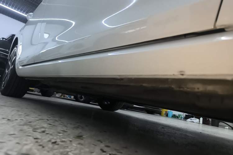 Used Volkswagen Golf 2018 230TSI Automatic Luxury Version Right Side Sill