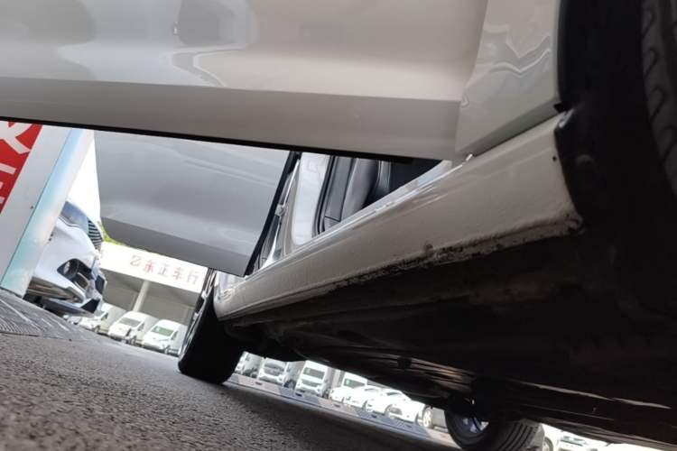 Used Volkswagen Golf 2018 230TSI Automatic Luxury Version Right Side Sill