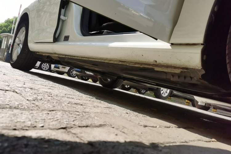 Used Volkswagen Golf 2018 1.6L Automatic Comfort Model Right Side Sill