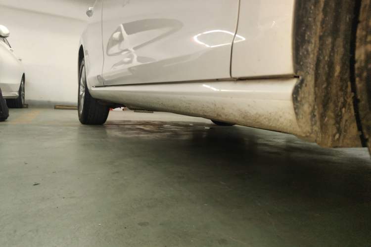 Used Volkswagen Golf 2018 230TSI Automatic Comfort Model Right Side Sill