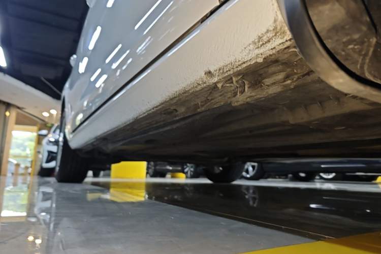 Used Volkswagen Golf 2018 1.6L Automatic Fashion Model Right Side Sill