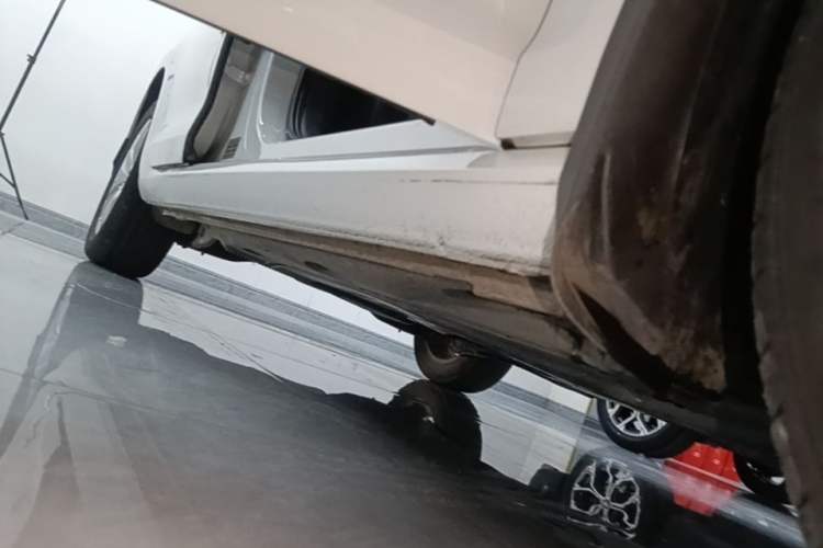 Used Volkswagen Golf 2018 230TSI Automatic Comfort Model Right Side Sill