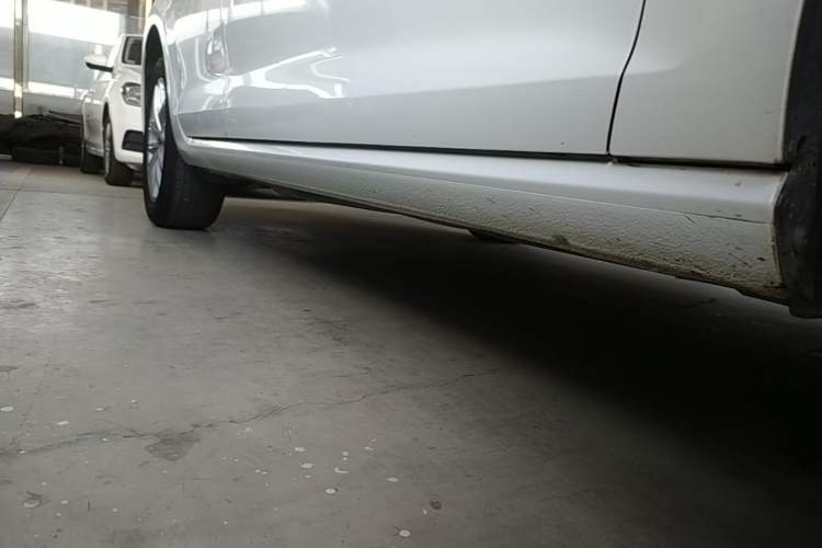 Used Volkswagen Golf 2018 230TSI Automatic Comfort Model Right Side Sill