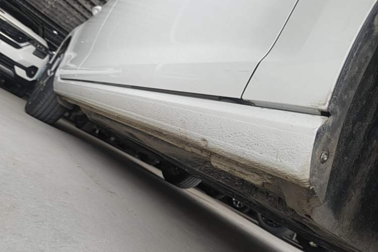Used Volkswagen Golf 2018 230TSI Automatic Luxury Version Right Side Sill