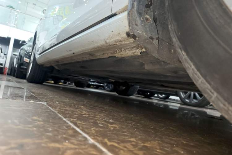 Used Volkswagen Golf 2018 230TSI Automatic Comfort Model Right Side Sill