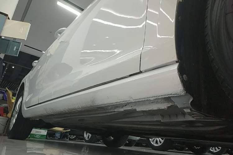 Used Volkswagen Golf 2018 230TSI Automatic Comfort Model Right Side Sill