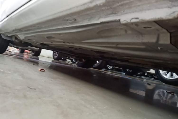 Used Volkswagen Golf 2018 1.6L Automatic Fashion Model Right Side Sill