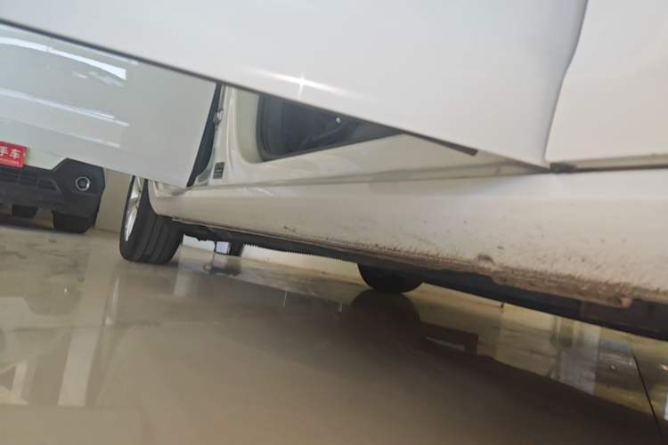 Used Volkswagen Golf 2018 1.6L Automatic Comfort Model Right Side Sill