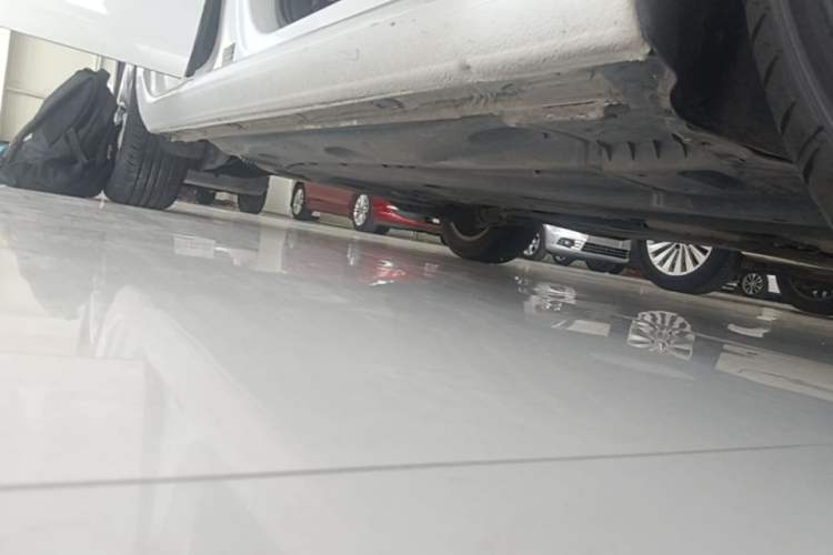 Used Volkswagen Golf 2018 230TSI Automatic Comfort Model Right Side Sill