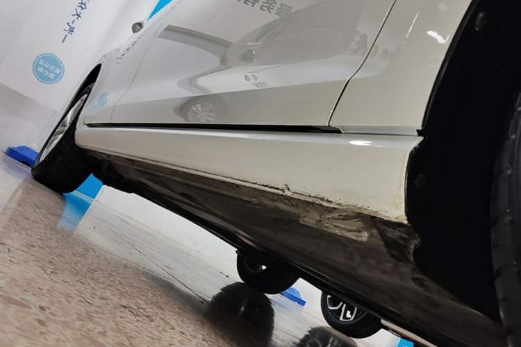 Used Volkswagen Golf 2018 1.6L Automatic Comfort Model Right Side Sill