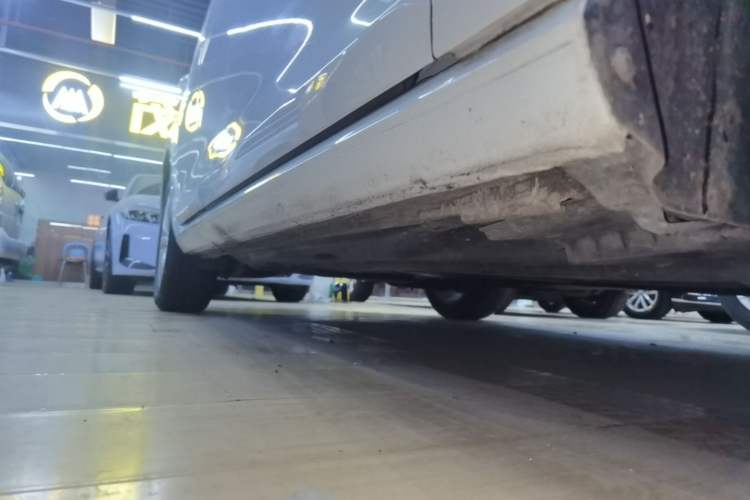 Used Volkswagen Golf 2018 230TSI Automatic Comfort Model Right Side Sill