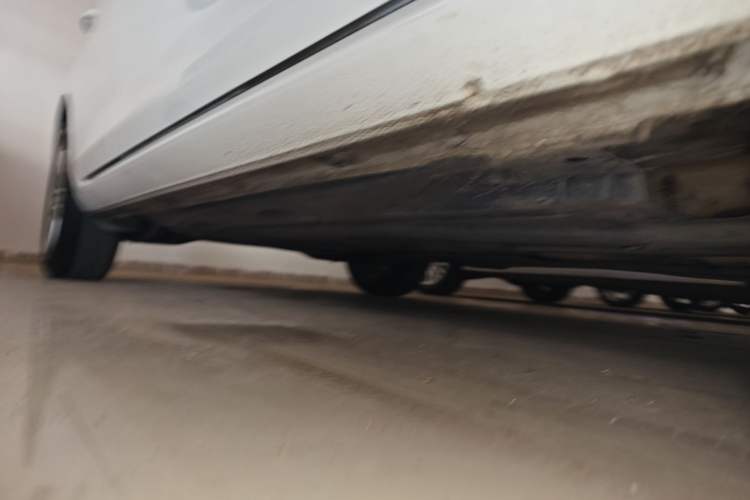 Used Volkswagen Golf 2018 230TSI Automatic Comfort Model Right Side Sill