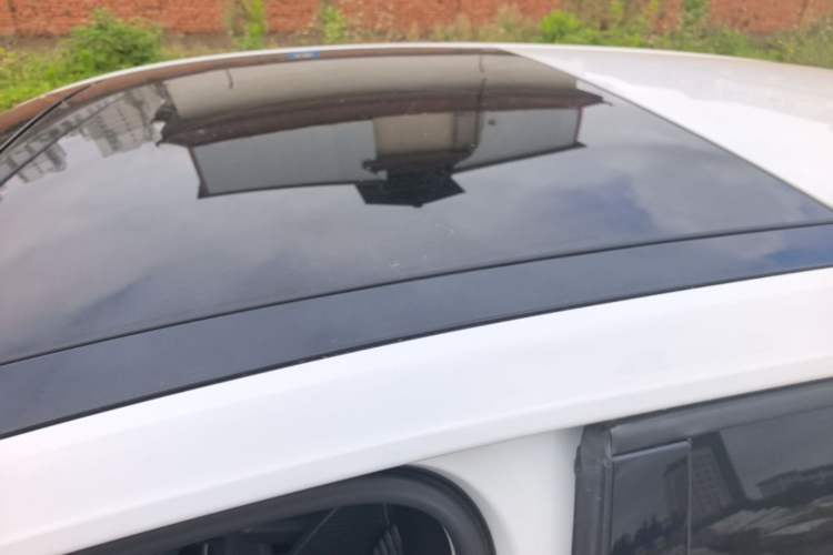 Used Volkswagen Golf 2018 1.6L Automatic Comfort Model Roof