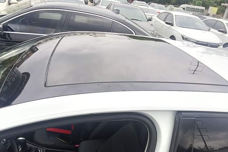 Used Volkswagen Golf 2018 230TSI Automatic Comfort Model Roof