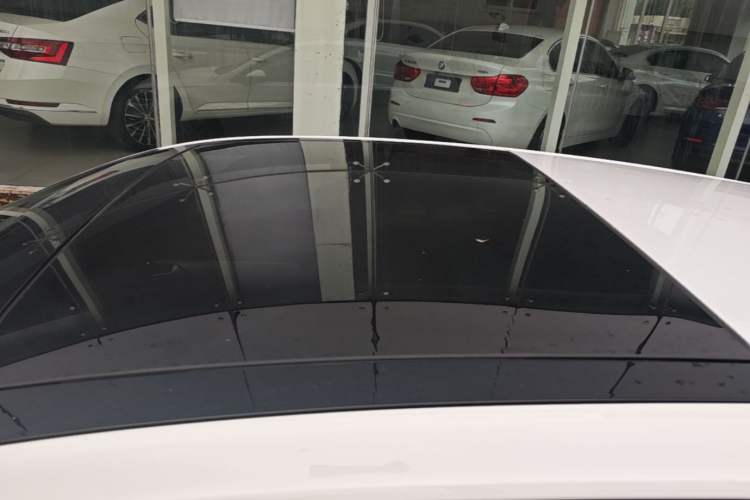 Used Volkswagen Golf 2018 1.6L Automatic Comfort Model Roof