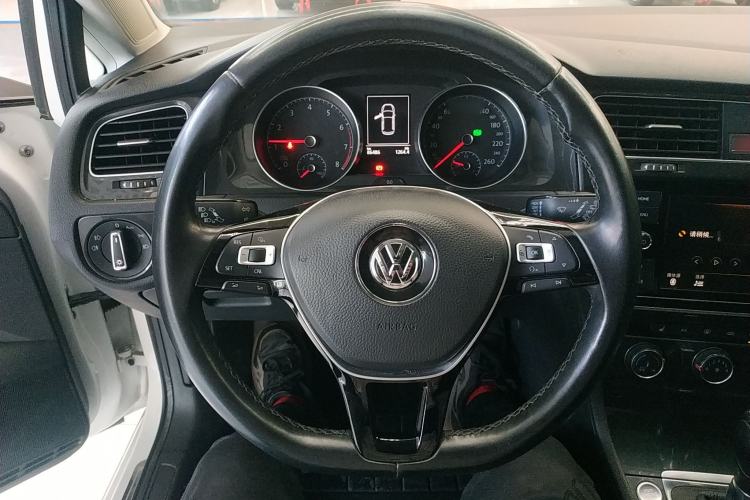 Used Volkswagen Golf 2018 230TSI Automatic Luxury Version Steering Wheel