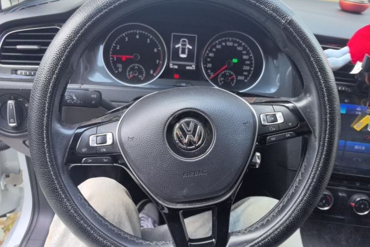 Used Volkswagen Golf 2018 1.6L Automatic Comfort Model Steering Wheel