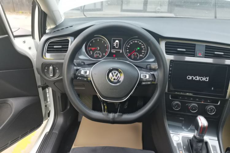Used Volkswagen Golf 2018 230TSI Automatic Luxury Version Steering Wheel