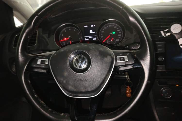 Used Volkswagen Golf 2018 230TSI Automatic Comfort Model Steering Wheel