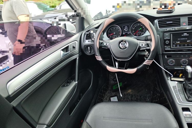 Used Volkswagen Golf 2018 1.6L Automatic Comfort Model Steering Wheel
