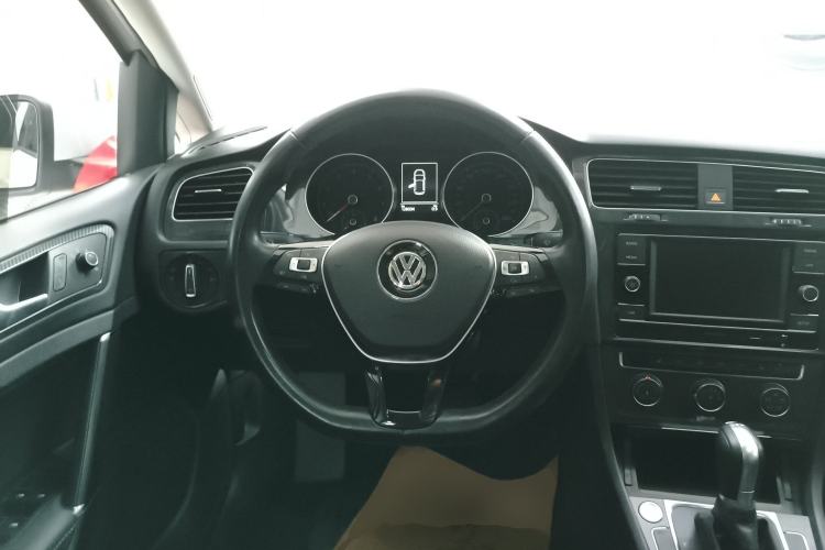 Used Volkswagen Golf 2018 230TSI Automatic Luxury Version Steering Wheel