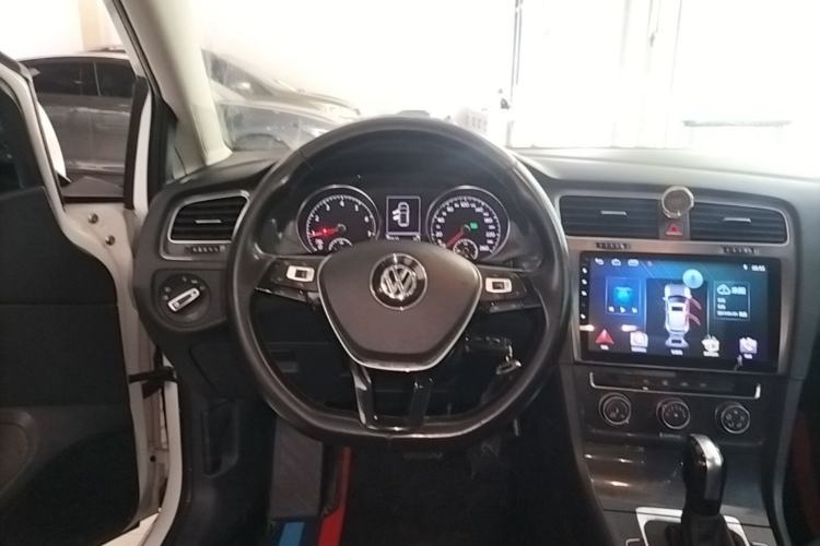 Used Volkswagen Golf 2018 1.6L Automatic Comfort Model Steering Wheel
