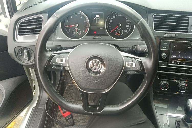 Used Volkswagen Golf 2018 230TSI Automatic Comfort Model Steering Wheel