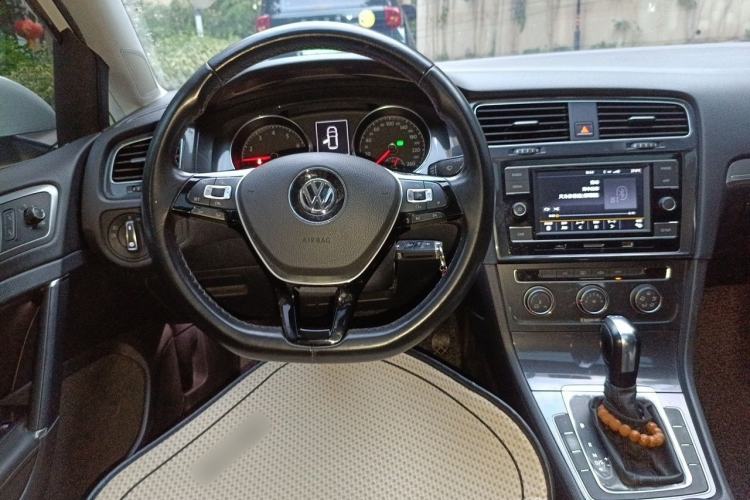Used Volkswagen Golf 2018 230TSI Automatic Comfort Model Steering Wheel
