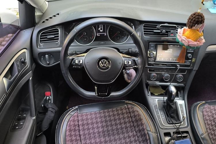Used Volkswagen Golf 2018 1.6L Automatic Comfort Model Steering Wheel