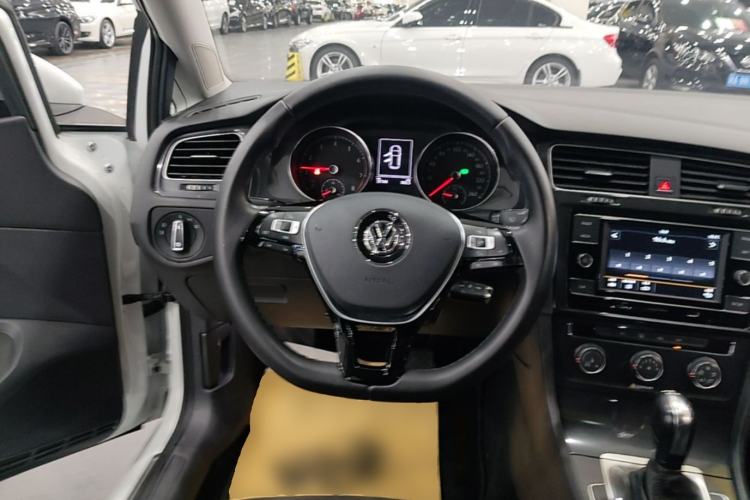 Used Volkswagen Golf 2018 230TSI Automatic Comfort Model Steering Wheel