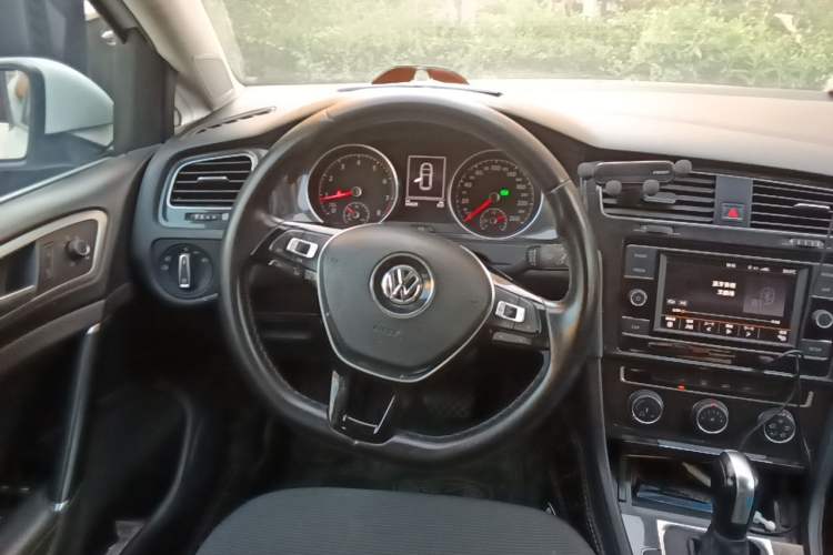 Used Volkswagen Golf 2018 1.6L Automatic Comfort Model Steering Wheel