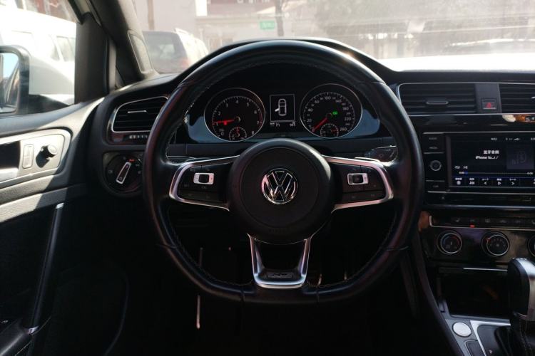 Used Volkswagen Golf 2018 280TSI Automatic R-Line Model Steering Wheel